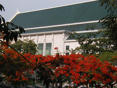  College Library 