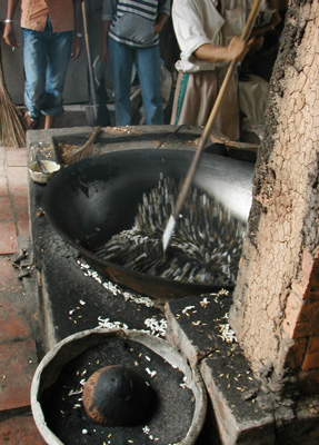 Making Puffed Rice 