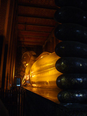 Reclining Buddha image