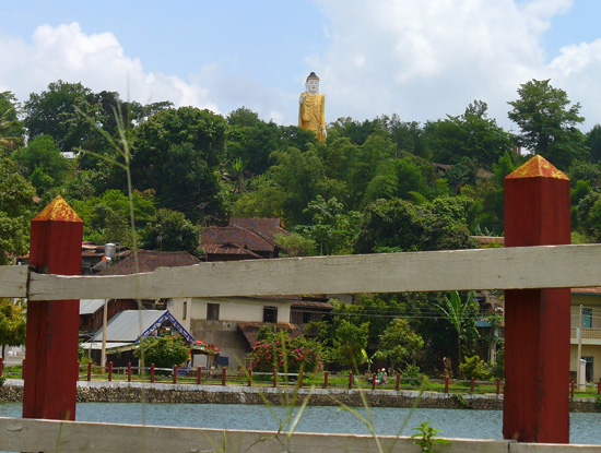  Keng Tung's Standing Buddha