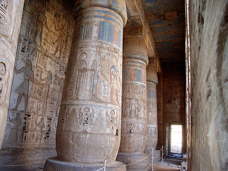  Temple columns