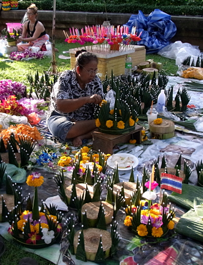 Making Krathong