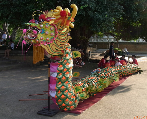  Lion dance 